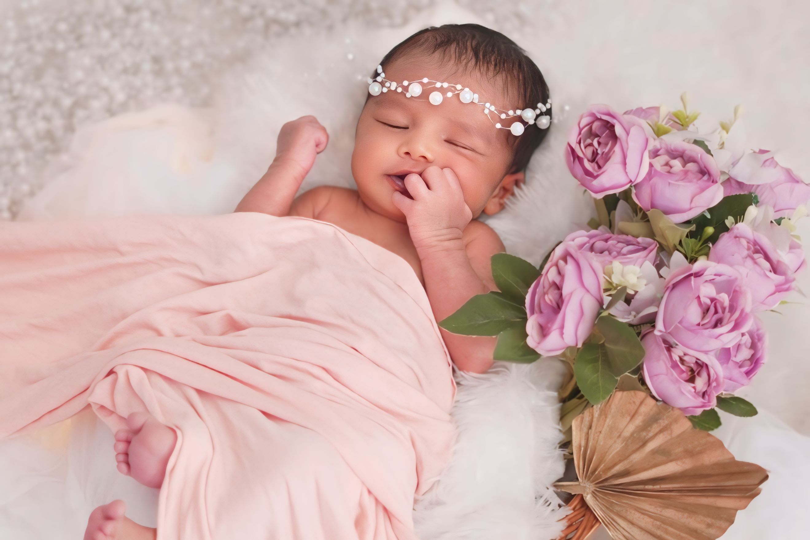 Little Miracles Best Baby Photoshoot In Gomti Nagar Lucknow .