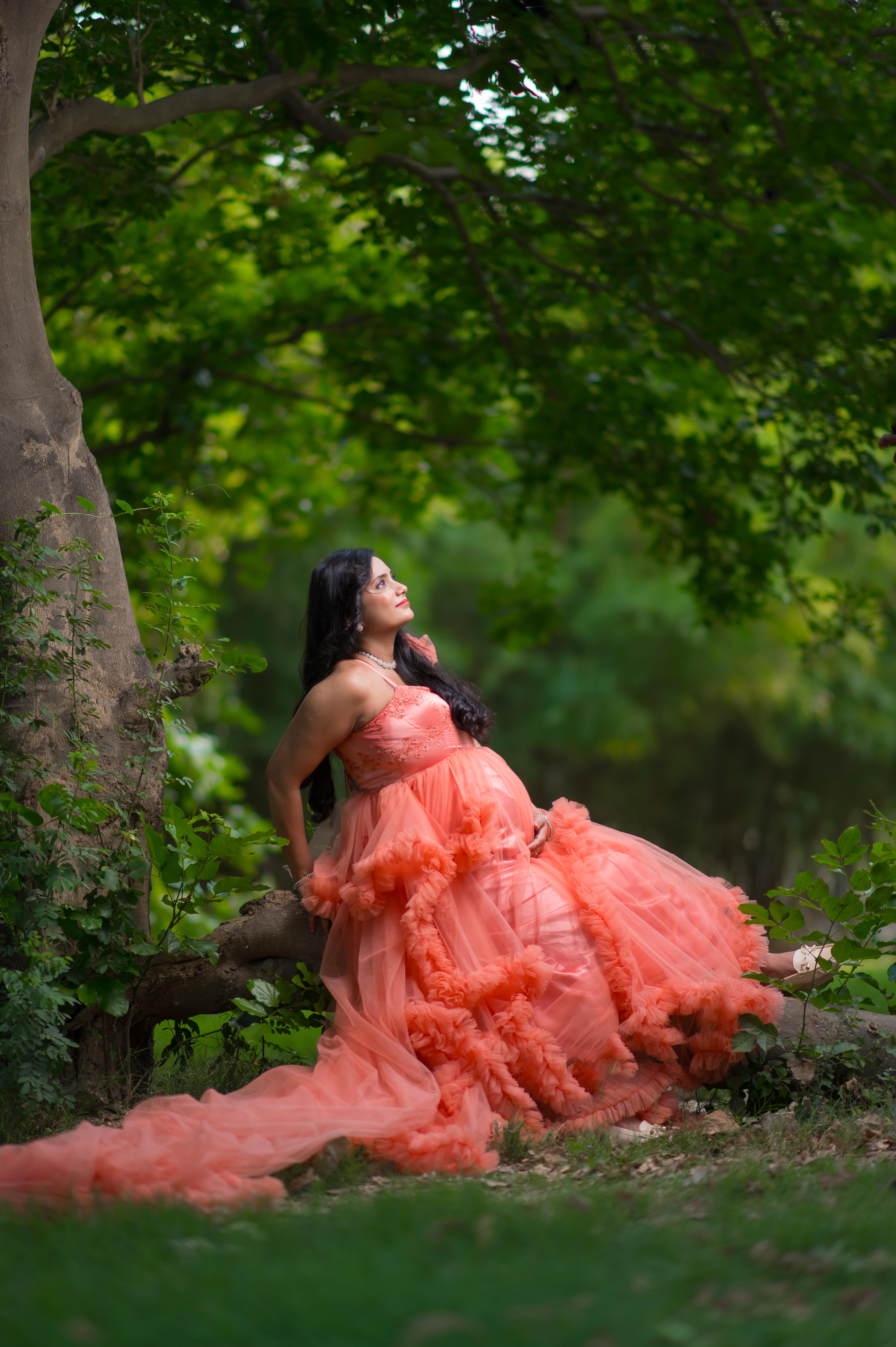 How to Look Glamorous in Your Maternity Shoot