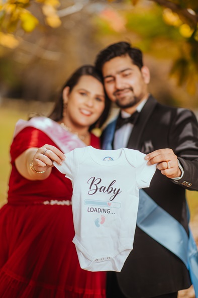 Maternity Shoot Outside in Nature light