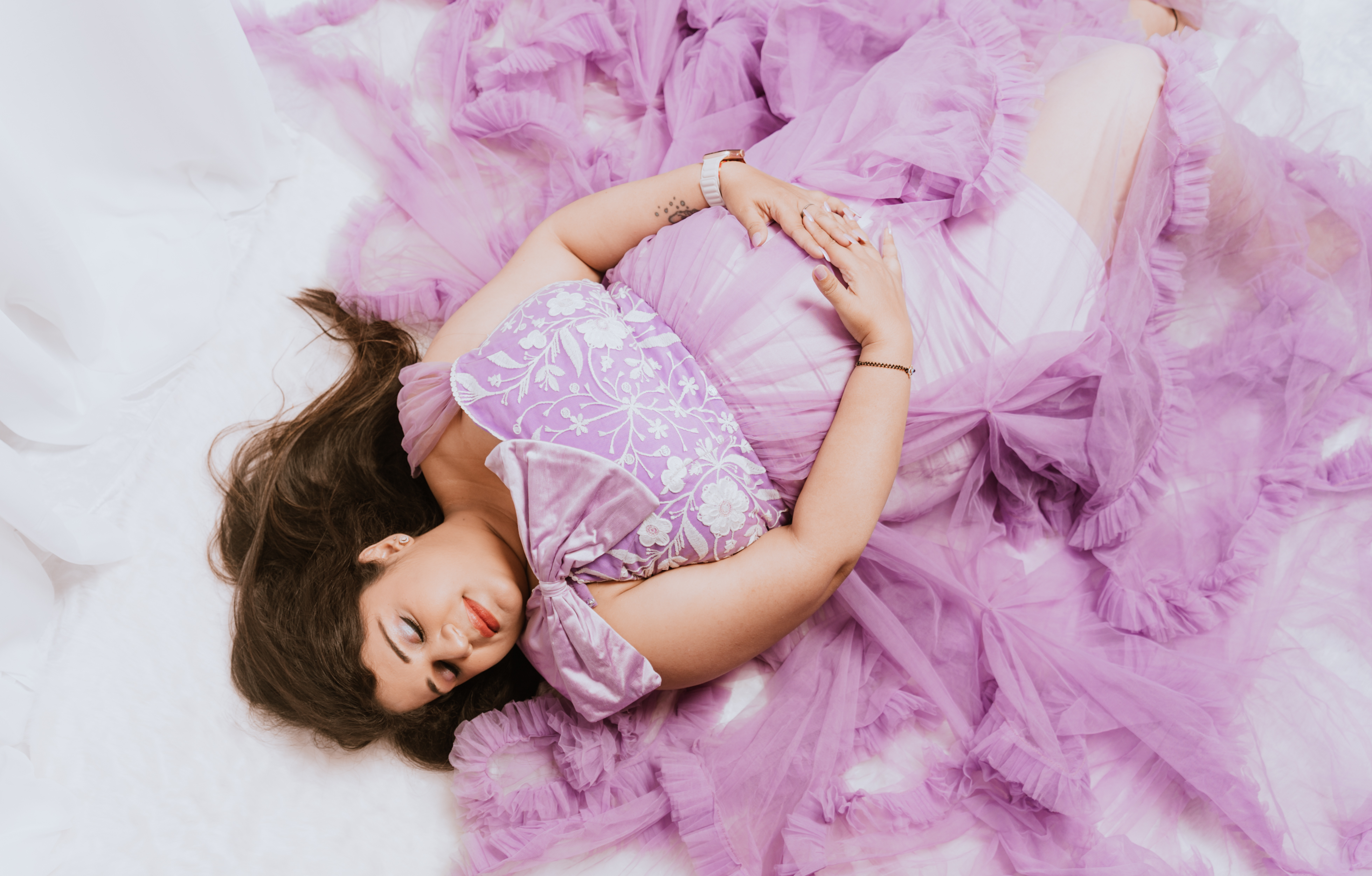 Affordable Maternity Photoshoot In Agra