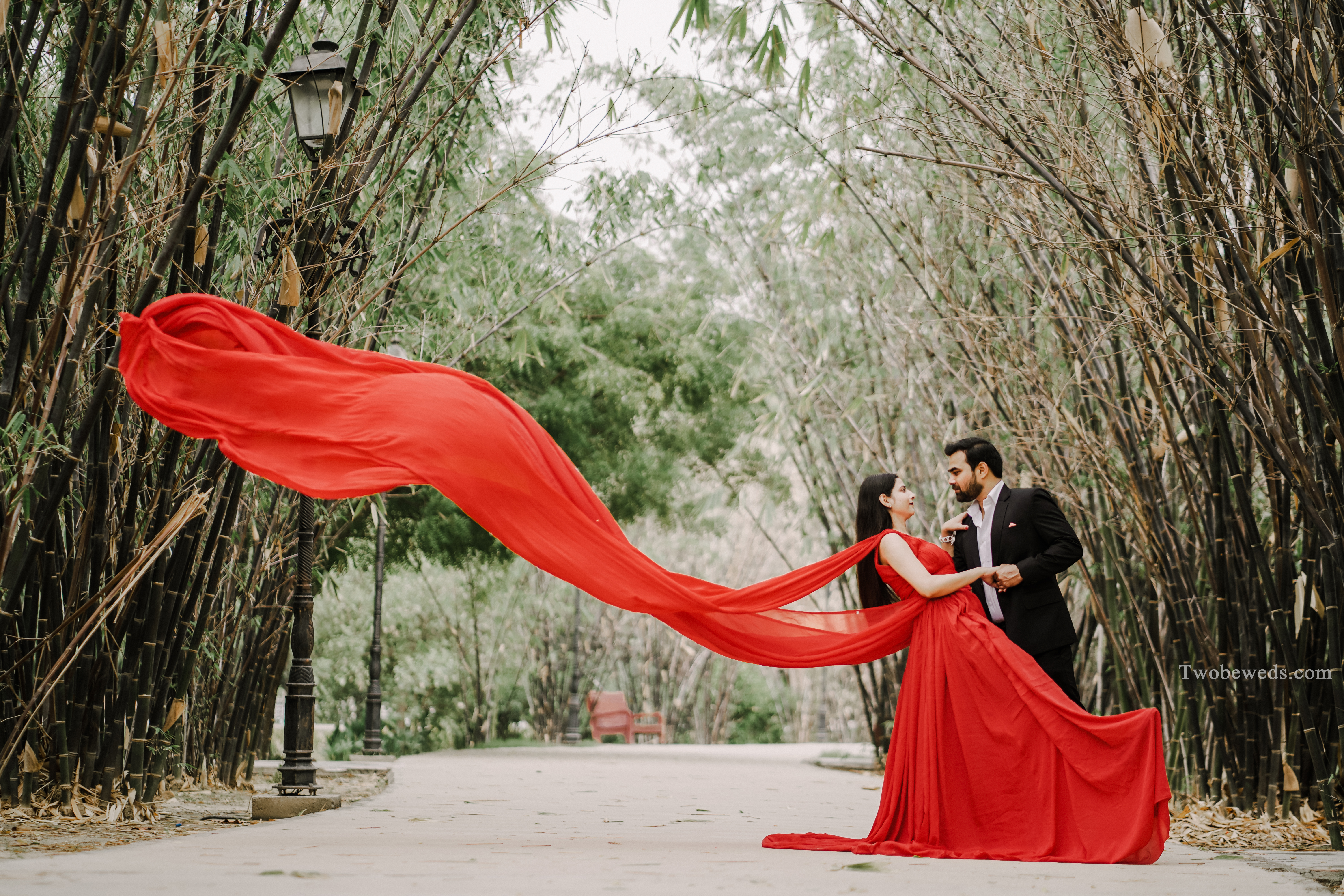 indian pre wedding photoshoot dress ideas