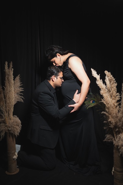 Maternity Shoot Under ₹6000 in Lucknow: Photography Adda & Rental Outfits