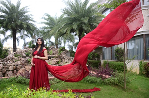 Capturing Motherhood: Maternity Shoots in Lucknow by Rental Outfits and Photography Adda