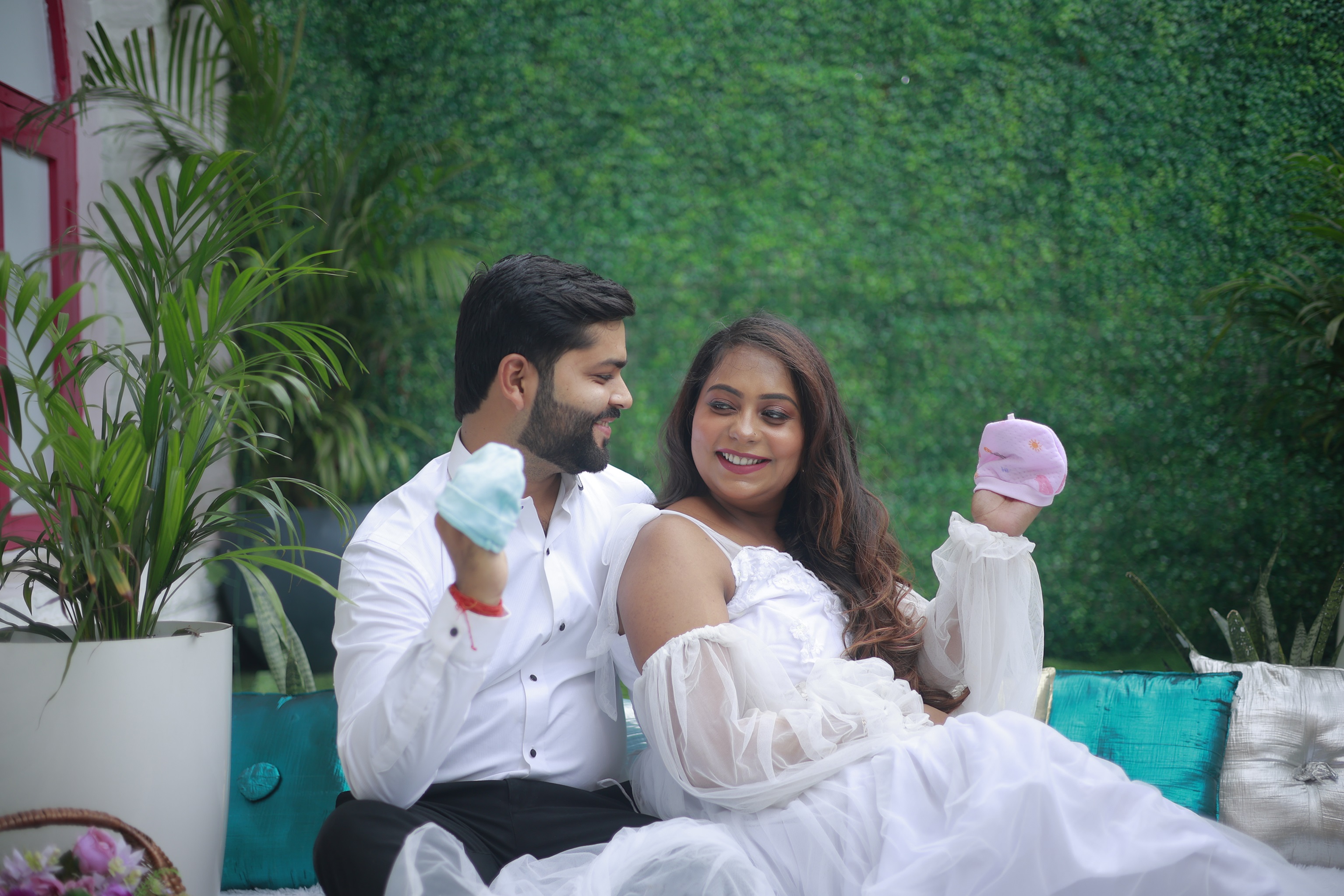 Best Maternity Shoot in Lucknow Photography Adda & Rental Outfits