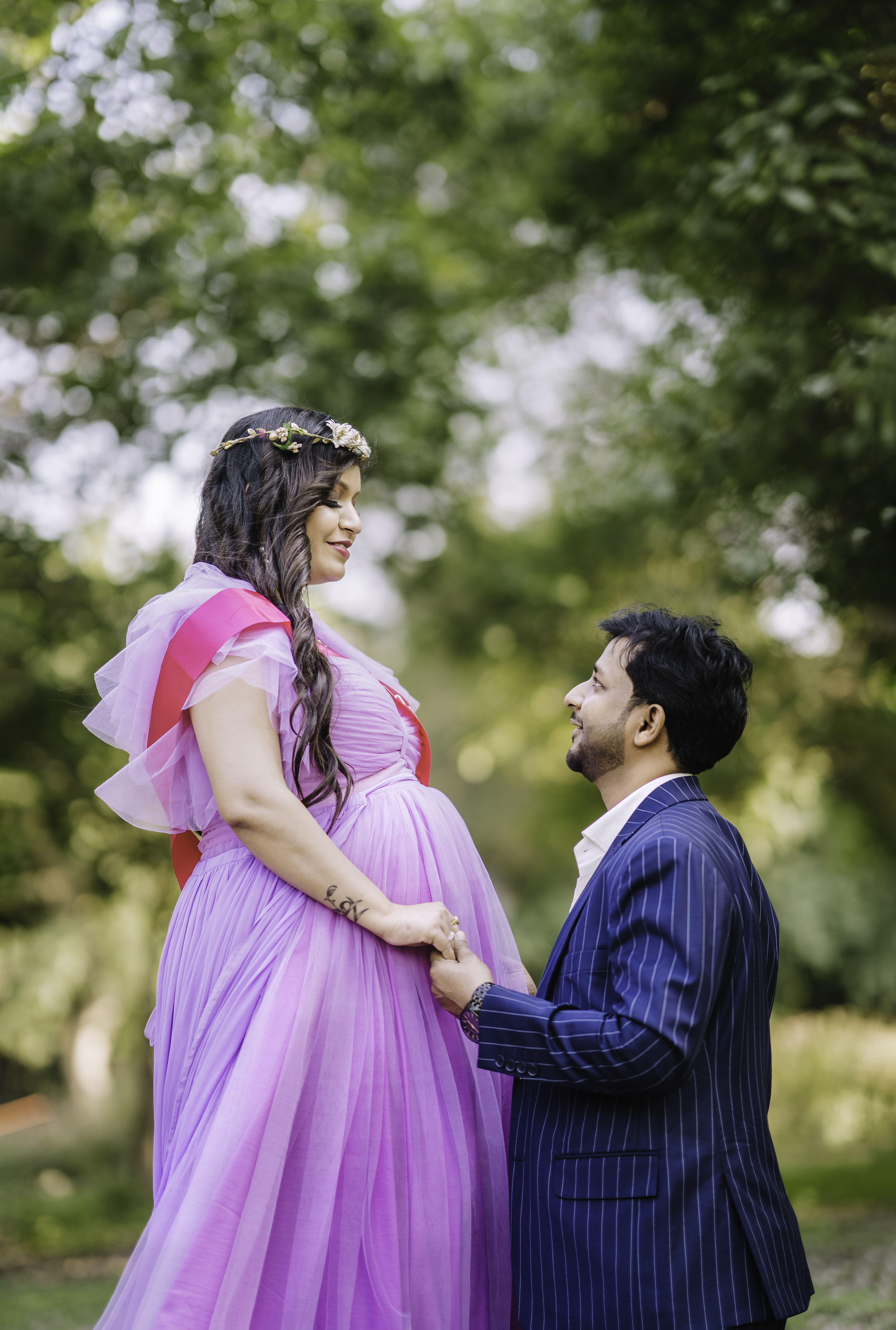 Best Maternity- Pre-wedding photoshoot on rent near me