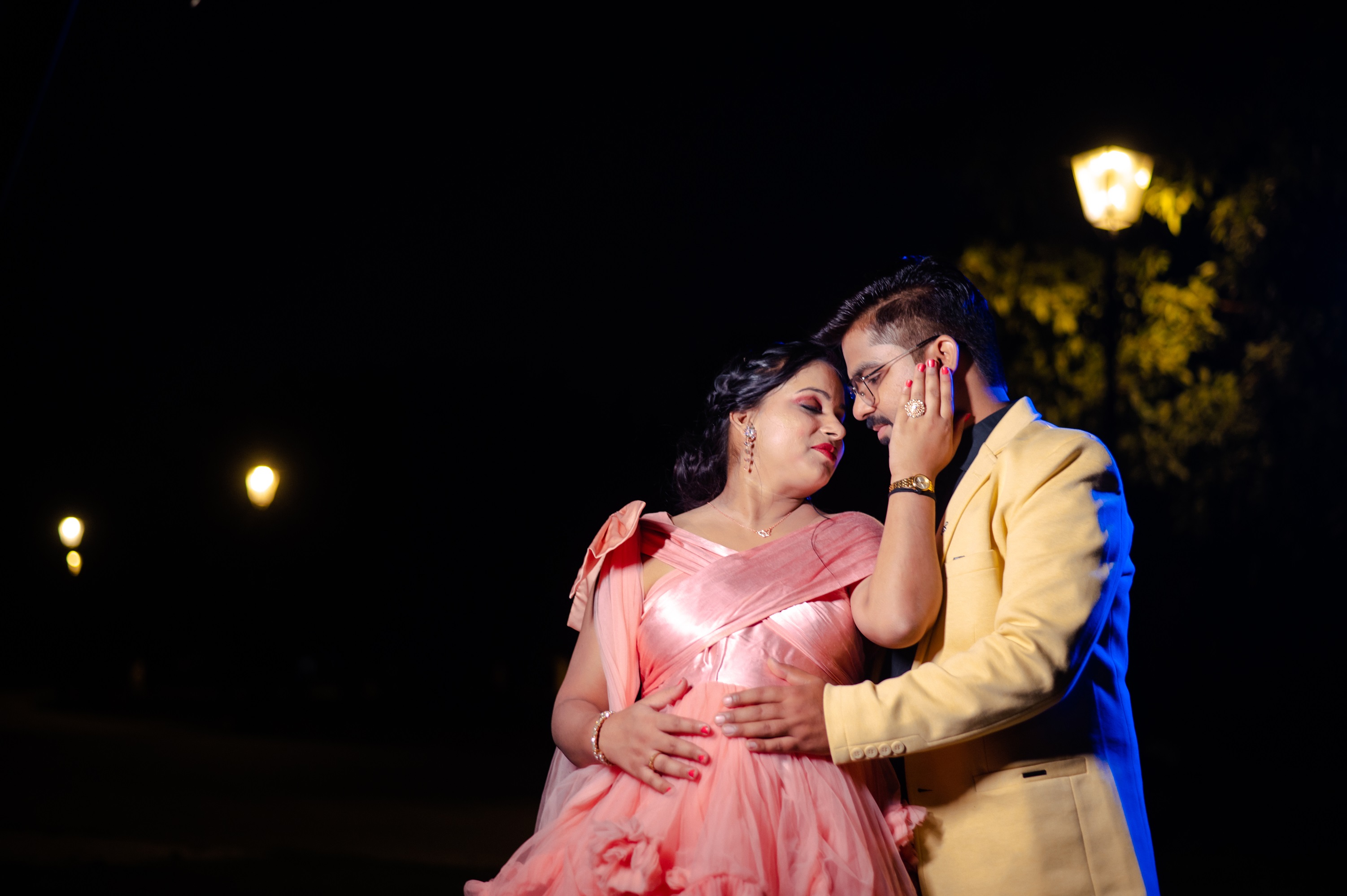 Pregnancy Shoot in Kanpur at Musical Fountain