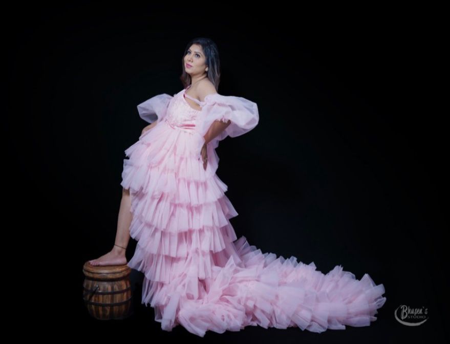Rent long trail gowns kanpur-9115361277