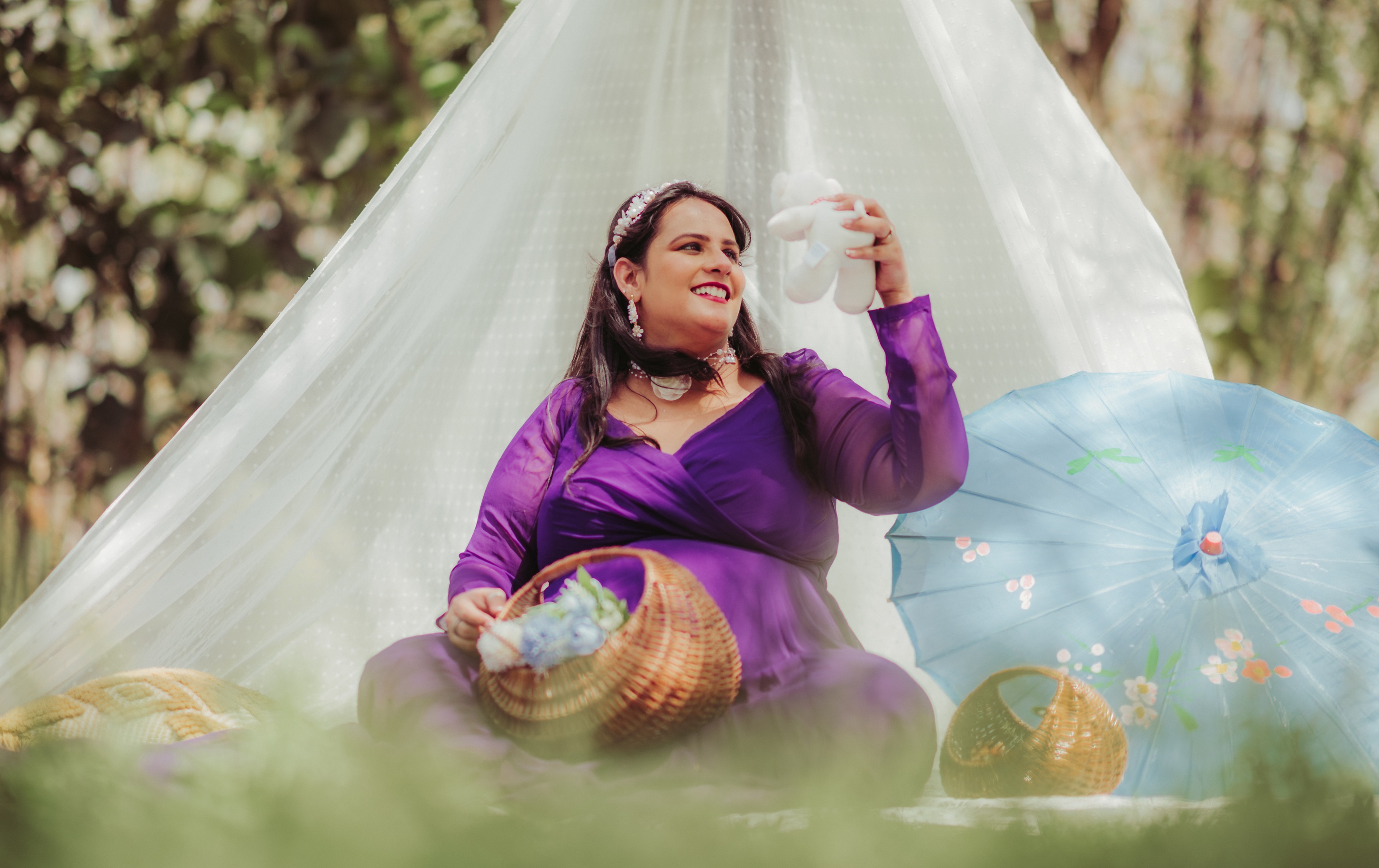 What are Best Outfits in Maternity Shoot