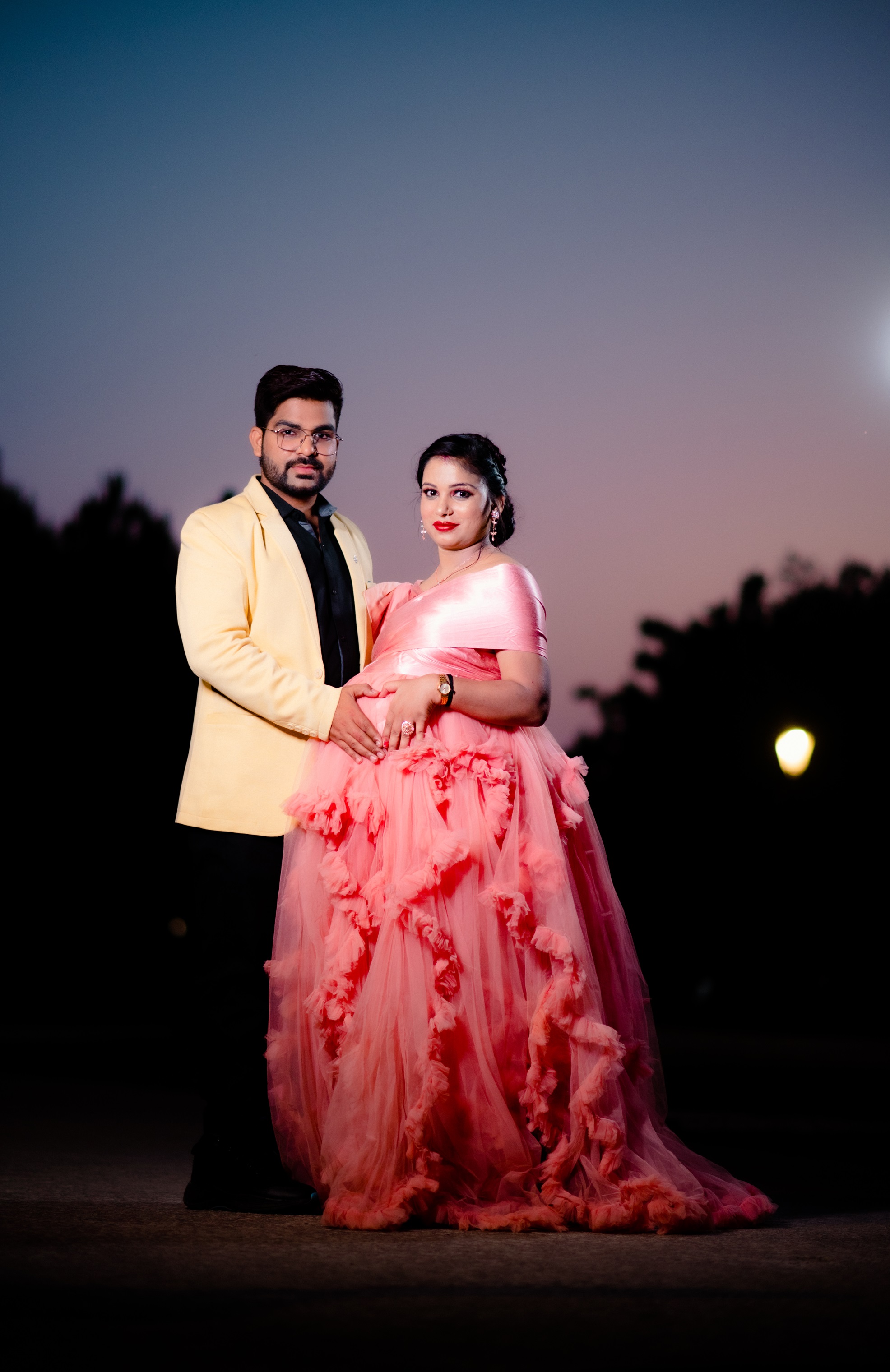 Pregnancy shoot in Kanpur  at Nana Rao Park