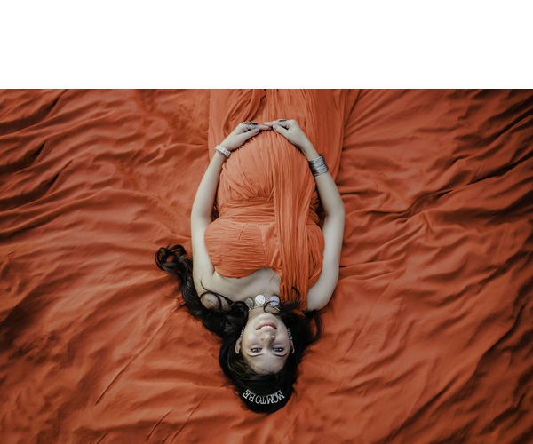 Elegant Maternity Gowns Under ₹1000: Affordable Luxury for Photoshoots in Lucknow