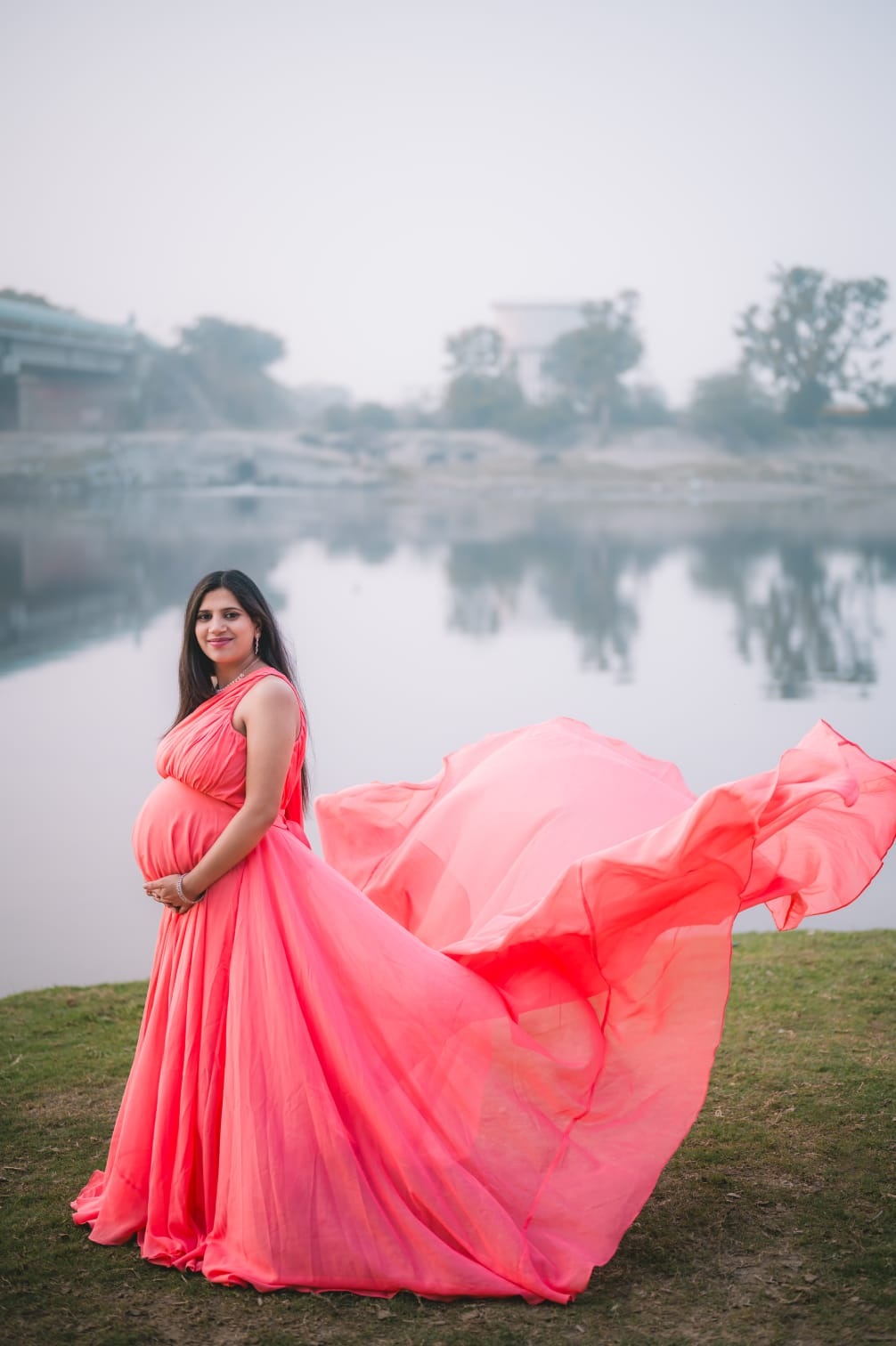 Pregnancy Shoot at Yamuna River
