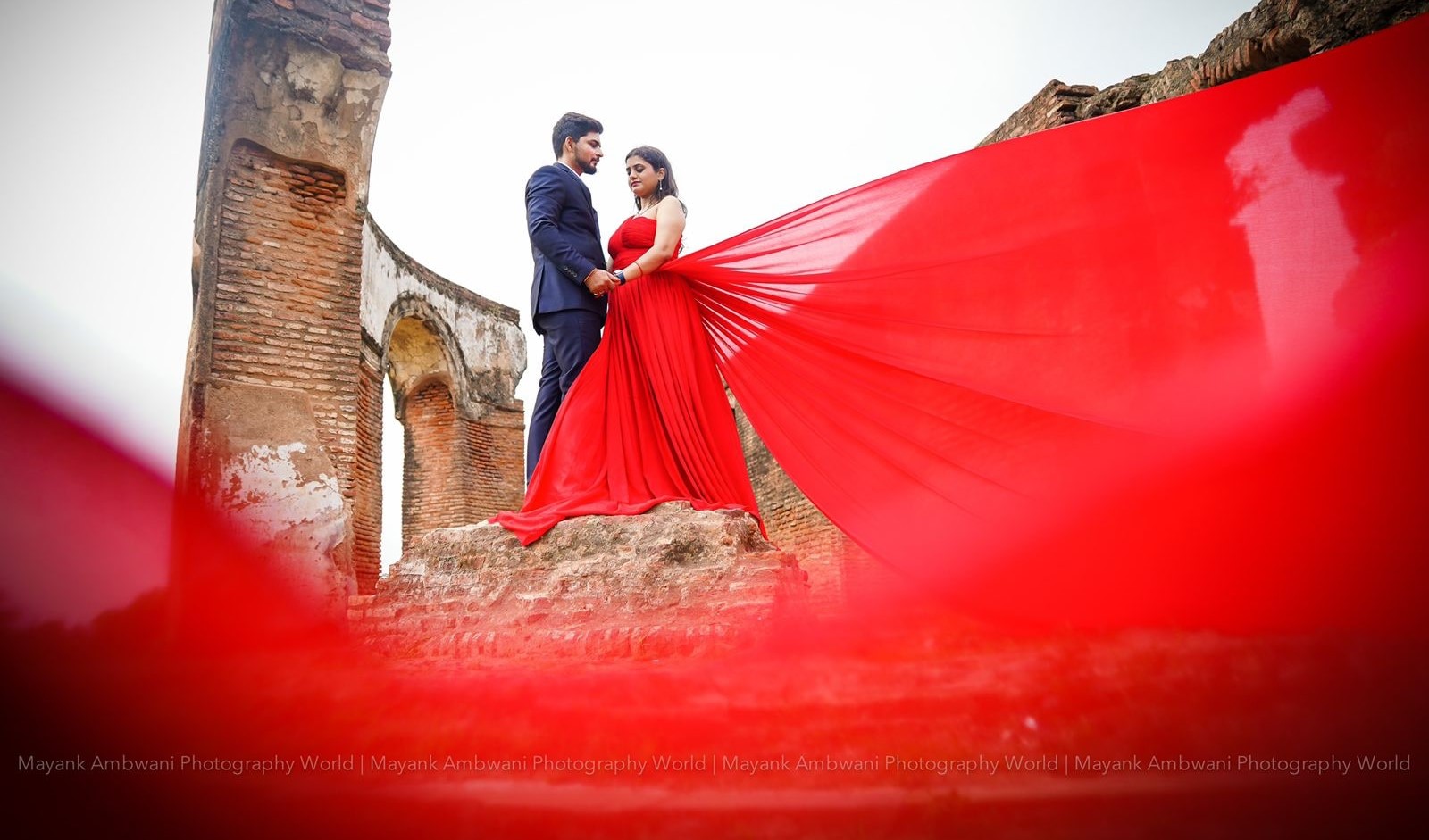 Long Trail Gowns Gorakhpur on Rent