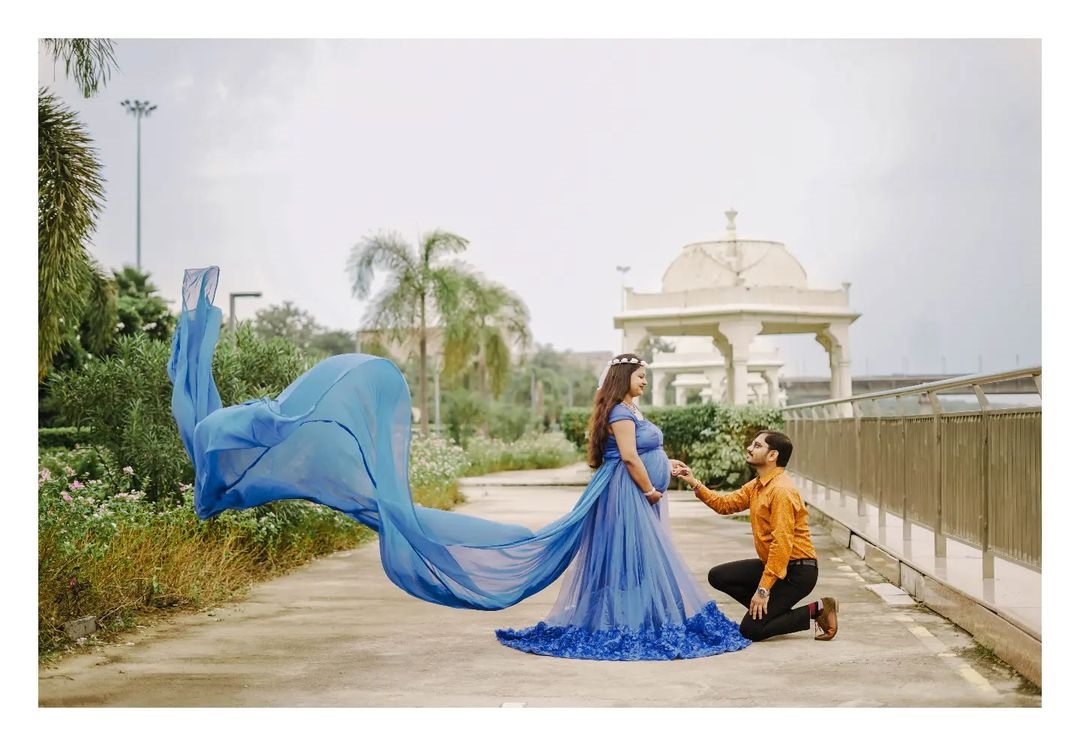Pregnancy shoot at River side
