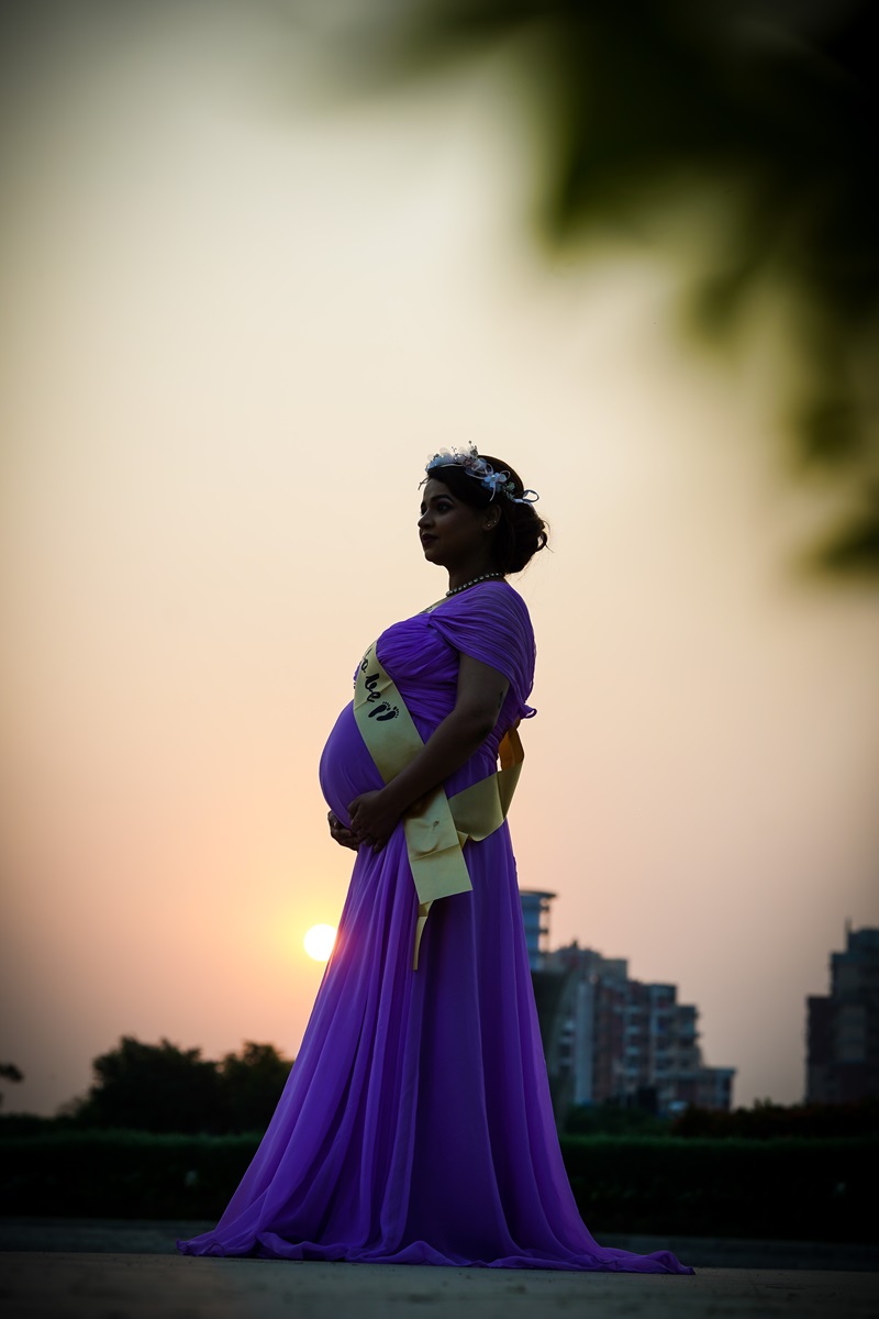 Best Maternity Shoot in Lucknow by Rental Outfits and Photography Adda