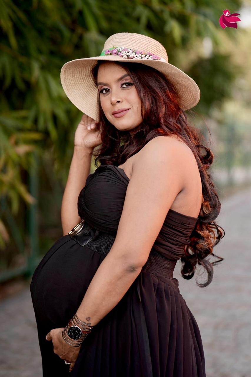Maternity dress on Rent